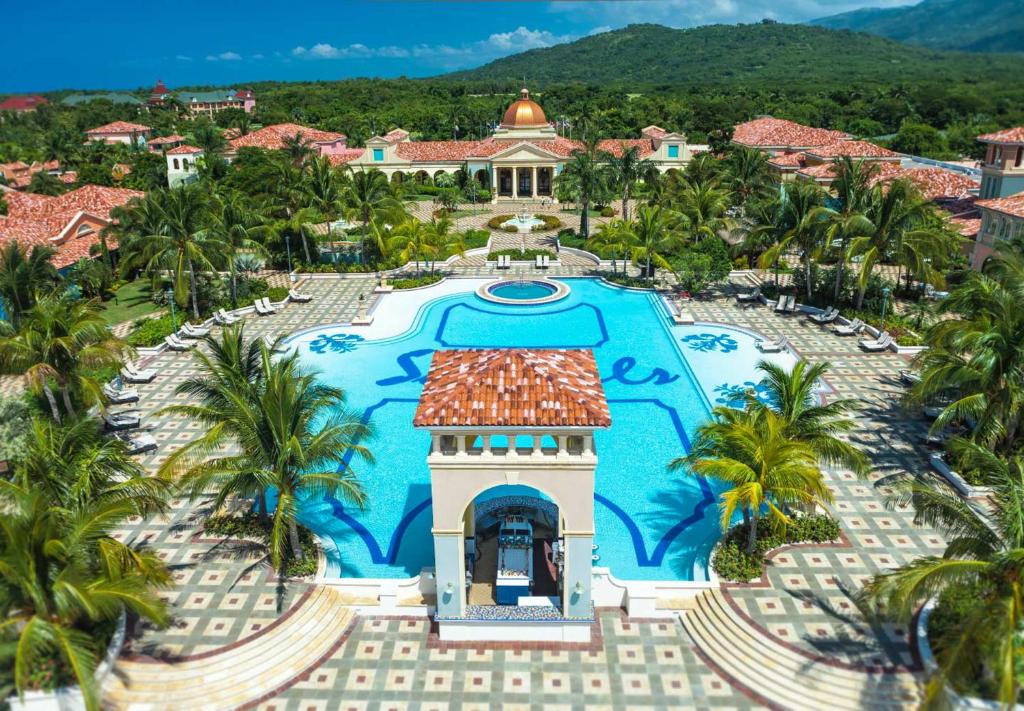 Airport Transfer From Sangster International Airport Montego Bay to Sandals White House